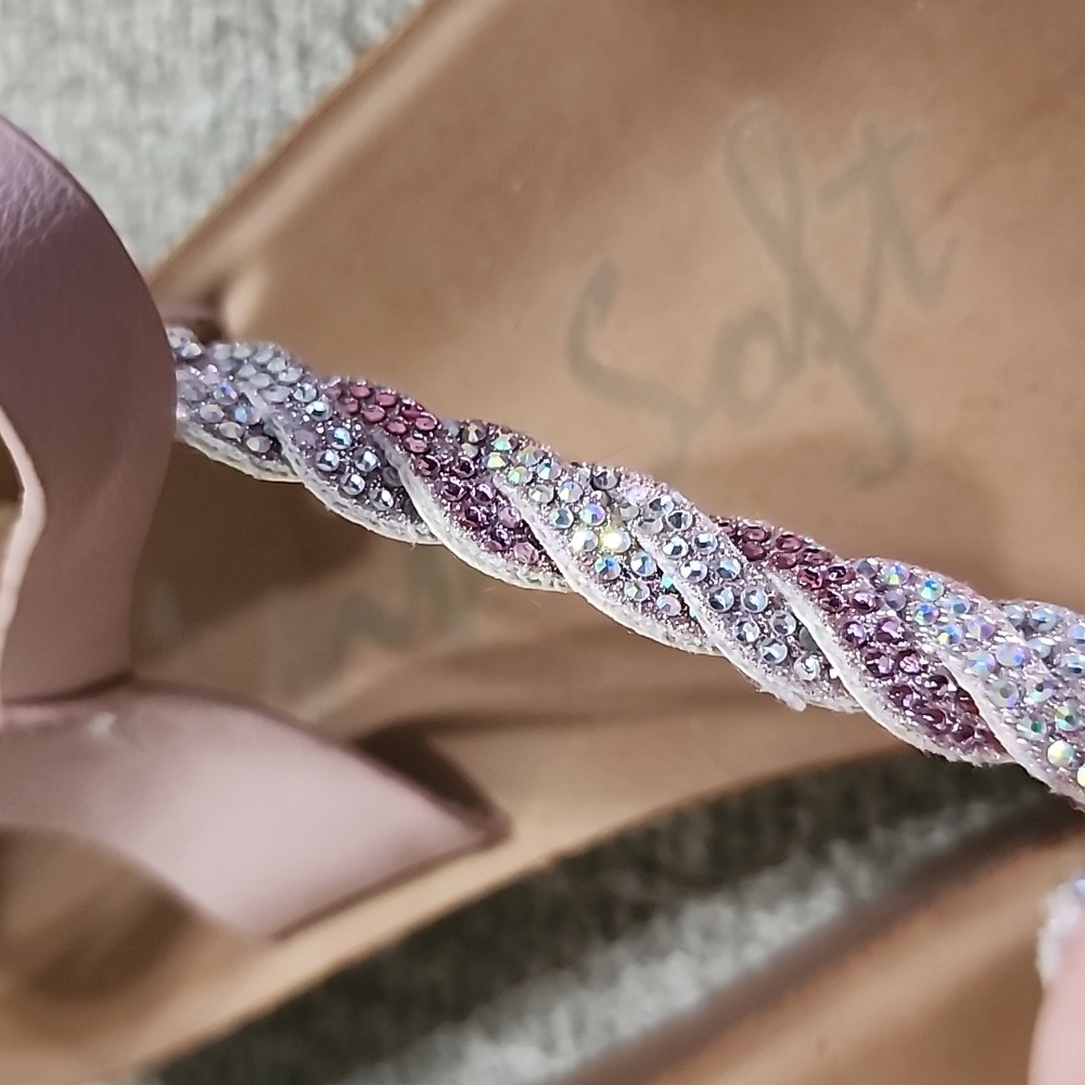 Sandals - Picture 2 of 3
